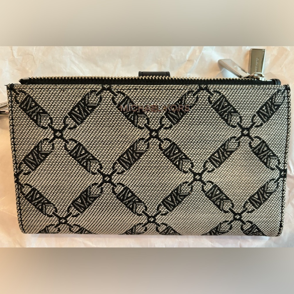 Michael Kors Jet Set Wallet